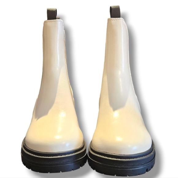 Pull on chelsea boots - Picture 5 of 7